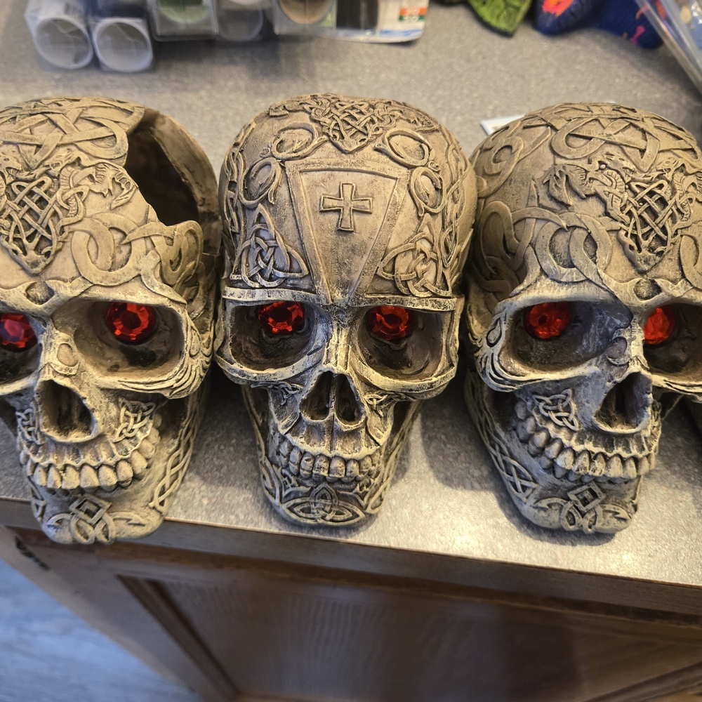 Intricate Skull Fish Tank Decor with Red Accents